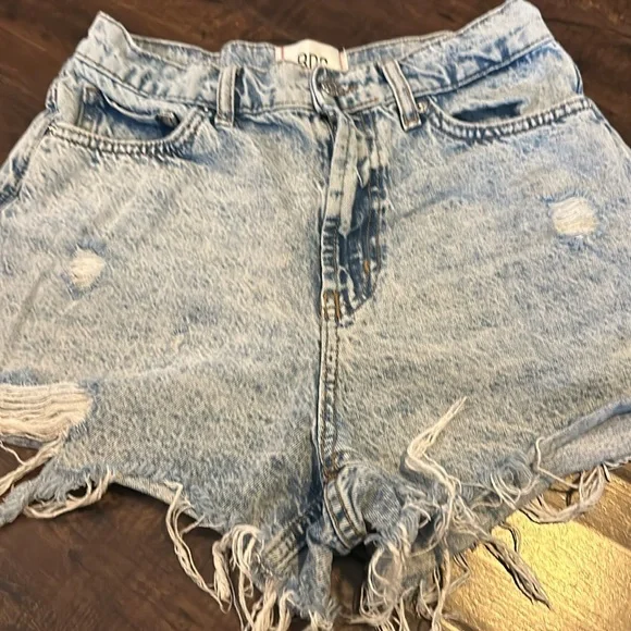Vintage BDG Jean Shorts Size 27 All Shorts & Jeans $12 or 2x$20 -Bundle & Offer! - Picture 2 of 4